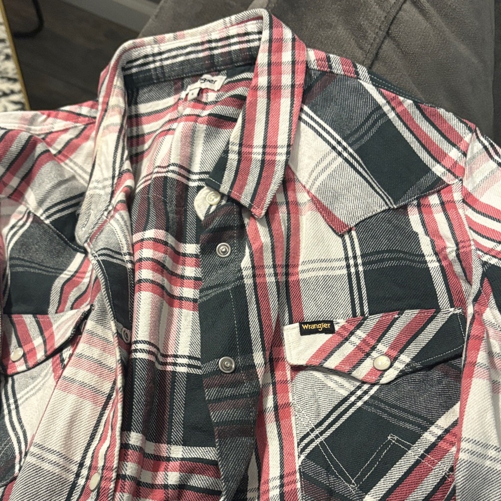 Wrangler Men's Casual Plaid Shirt - Red, Black, and White
